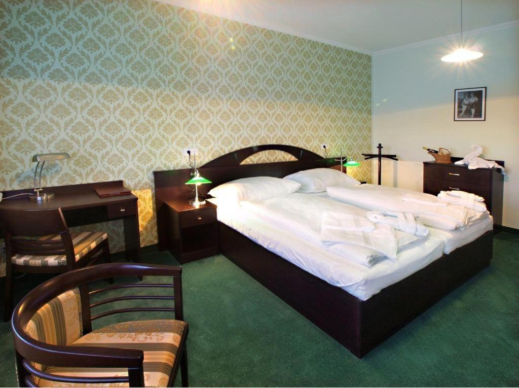 Hotel Studanka Rychnov nad Kneznou Bagian luar foto